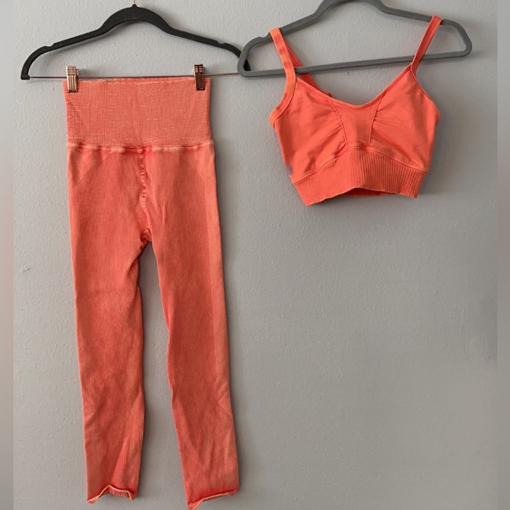 FP Movement Good Karma scoop bra & Happiness Runs leggings M/L 1st Place Pink